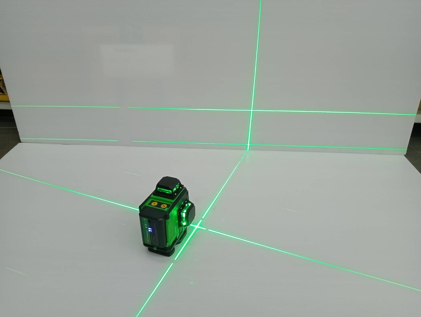 เลเซอร์วัดระดับ16เส้น MT-6500T MASAKI พร้อมขาตั้ง