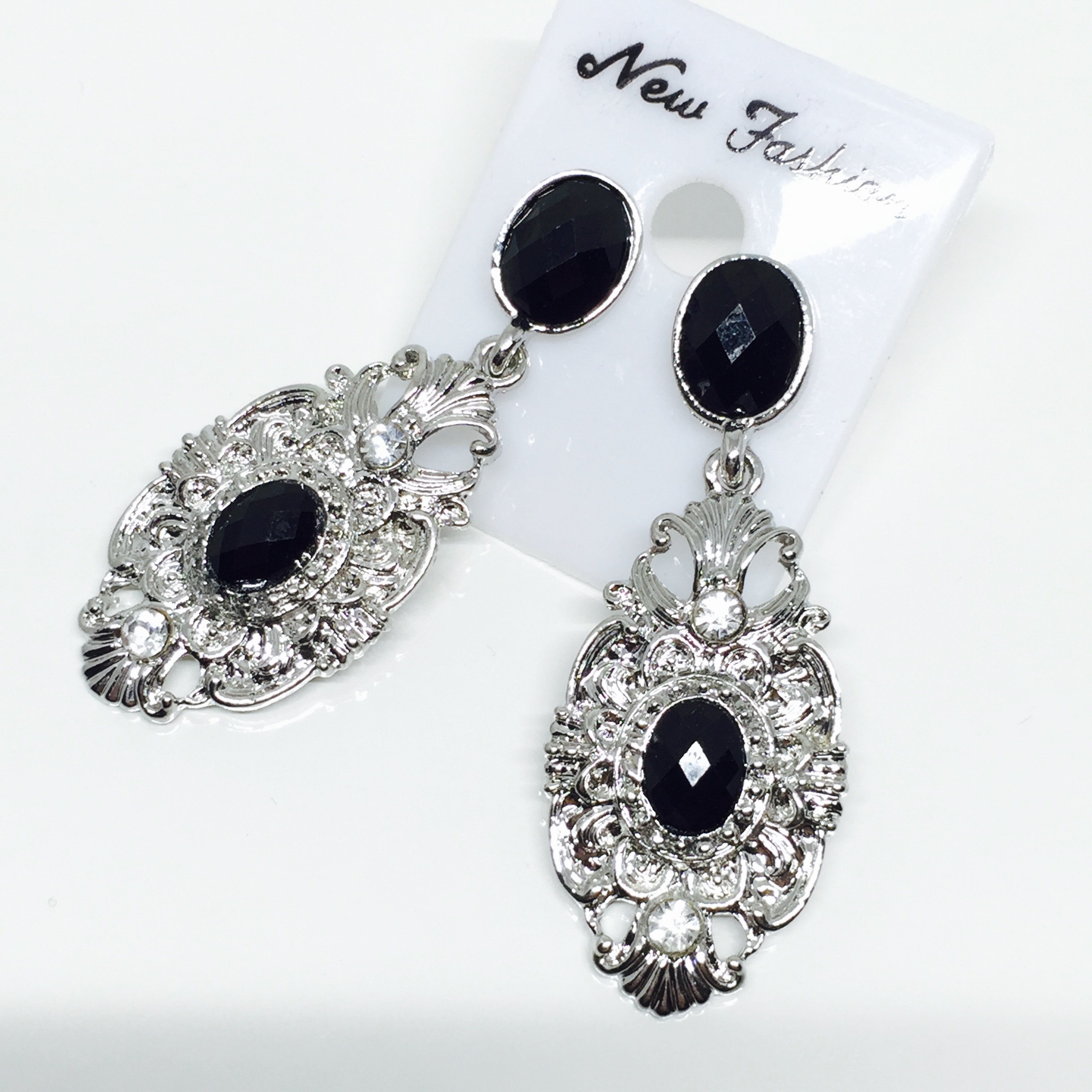 (พร้อมส่ง) ต่างหูคละแบบ คู่ละ 50 บาท