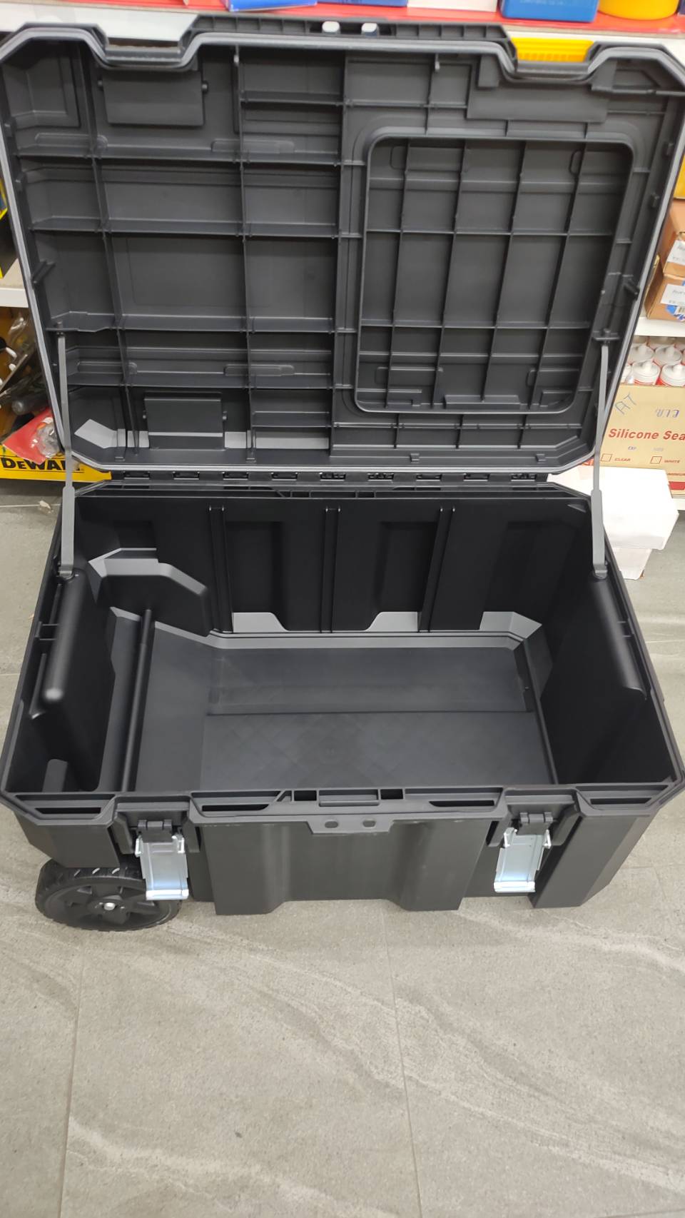 กล่องมีล้อลาก DWST17871-1 DEWALT