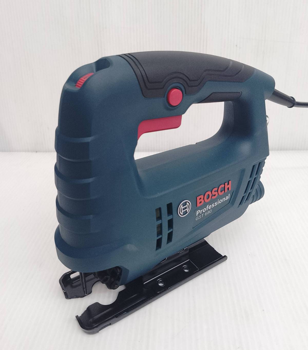 จิกซอ GST680 BOSCH