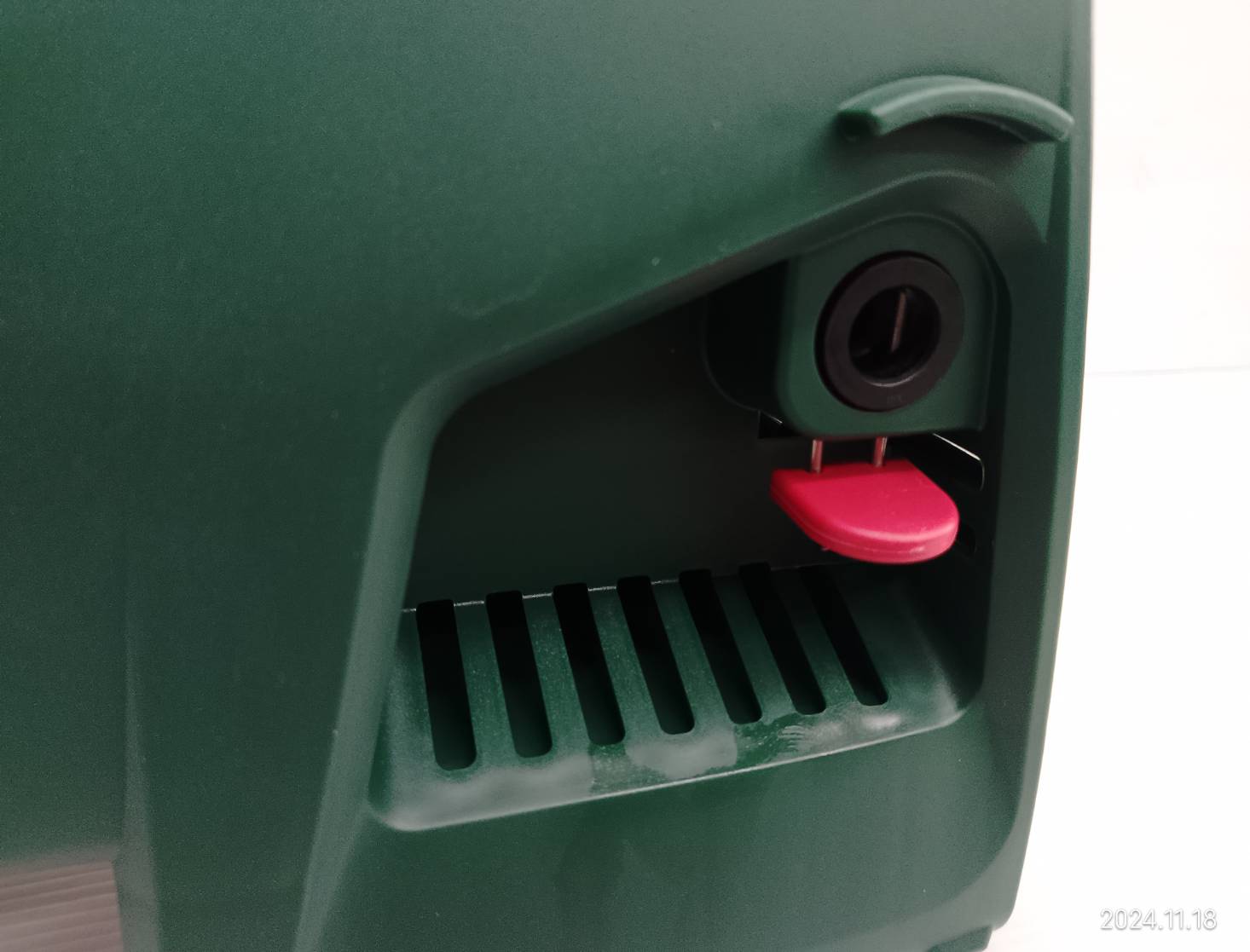 เครื่องฉีดน้ำแรงดันสูง EASYAQUATAK100 BOSCH