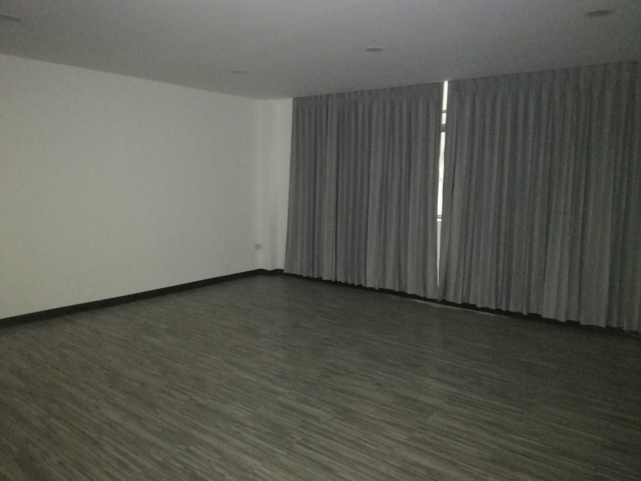 H1144 ให้เช่าอาคารพาณิชย์ 78 ตร.วา 5ชั้น ตกแต่งแล้ว อยู่ถนนบรมราชชนนี ตรงข้ามโลตัสปิ่นเกล้า ใกล้เซ็นทรัลปิ่นเกล้า เหมาะทำคลินิก สถานเสริมความงาม โชว์รูมสินค้า ออฟฟิศ มีที่จอดรถ 7-10คัน