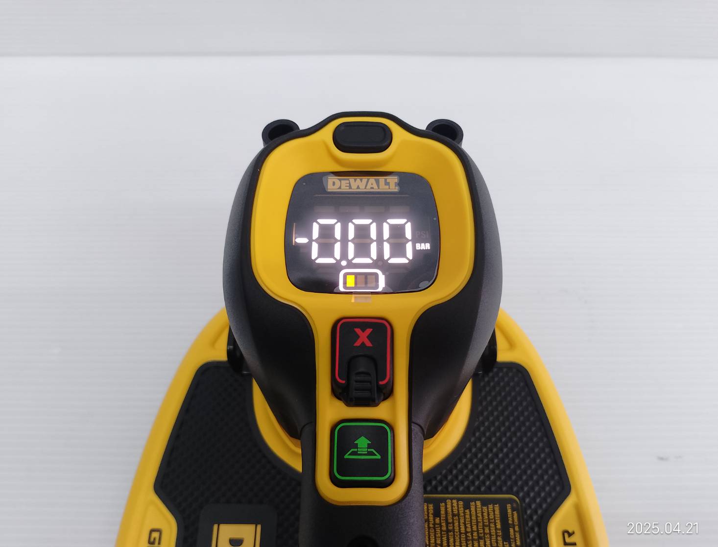 DEWALT อุปกรณ์ยกของสูญญากาศไร้สาย รุ่น DCE592B