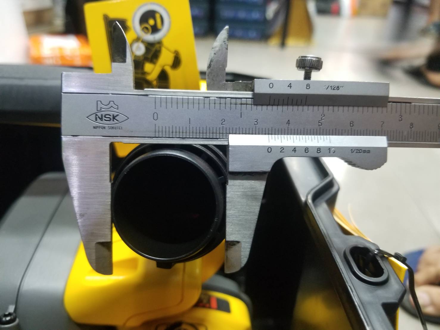 เครื่องเซาะร่องผนัง54V DCG200NT DEWALT