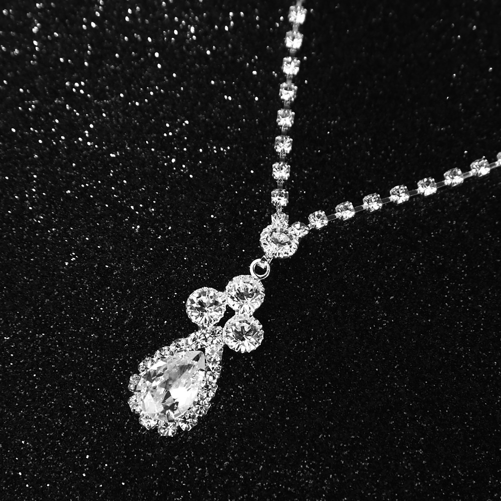 (พร้อมส่ง) สร้อยคอเพชร+ต่างหูแบบเข็ม 009 สร้อยคอเจ้าสาว สร้อยคอใส่ออกงาน สวยหรูดูแพง