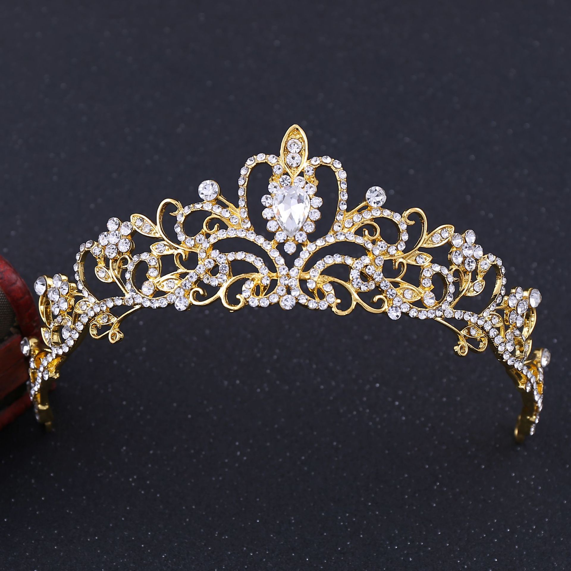 (พร้อมส่ง) เทียร่า 050 สีทอง มงกุฎนางงาม มงกุฎเจ้าหญิง งานสวย ปราณีต QCเพชรทุกเม็ด สินค้าพร้อมส่งจากไทย