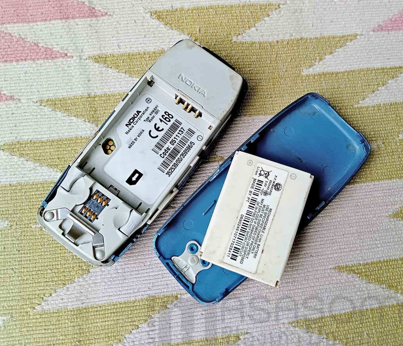 โทรศัพท์มือถือ Nokia 3315