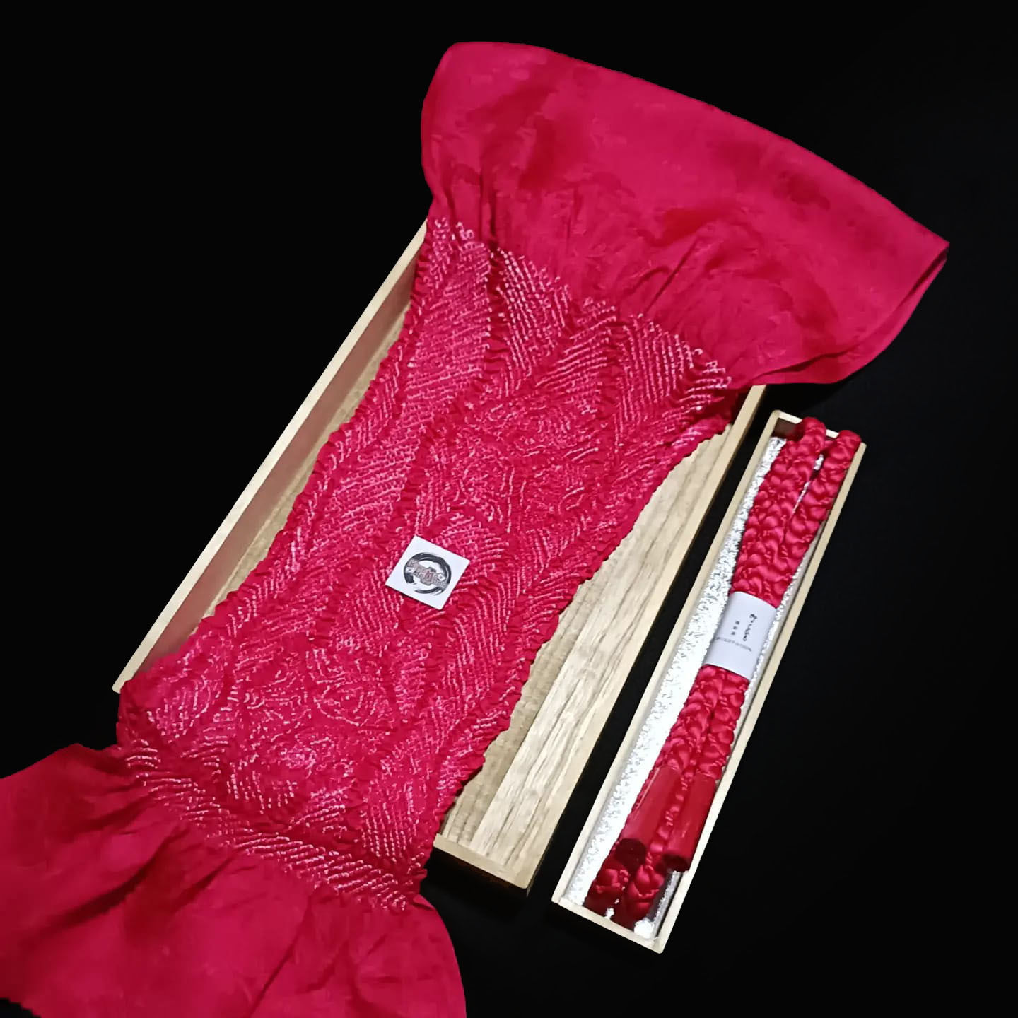 setผ้าชิโบริ+เชื่อกประดับโอบิ แดงอมชมพูเข้ม02