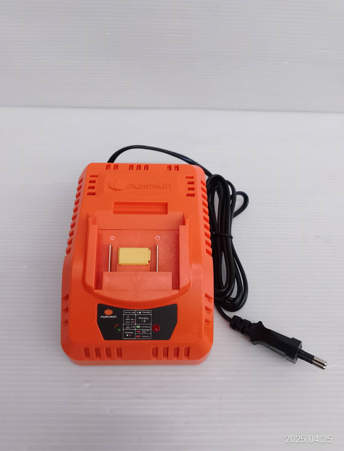 แท่นชาร์จ20V P20V-C24X PUMPKIN 50265