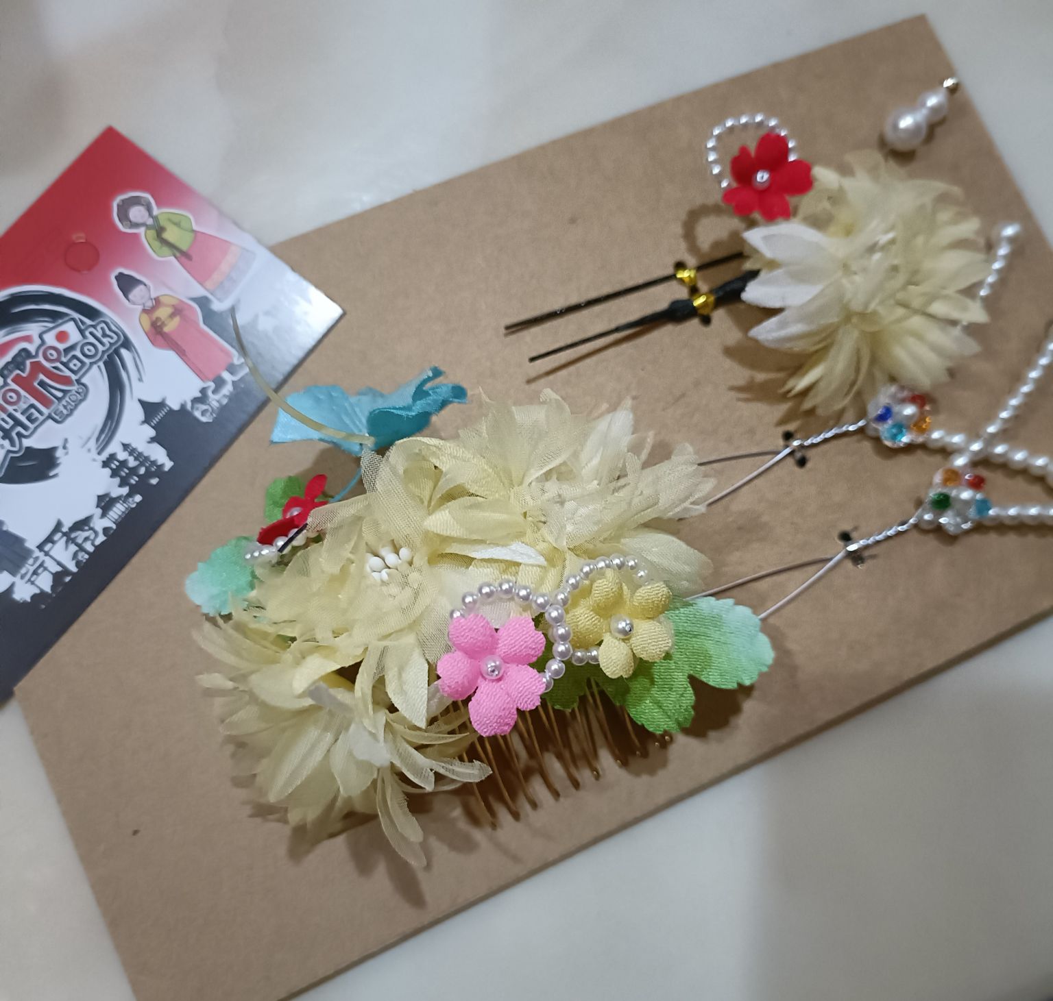 ชุดหวีสับ+กิ๊บ ดอกไม้ญี่ปุ่น โทนเหลืองพาสเทล01