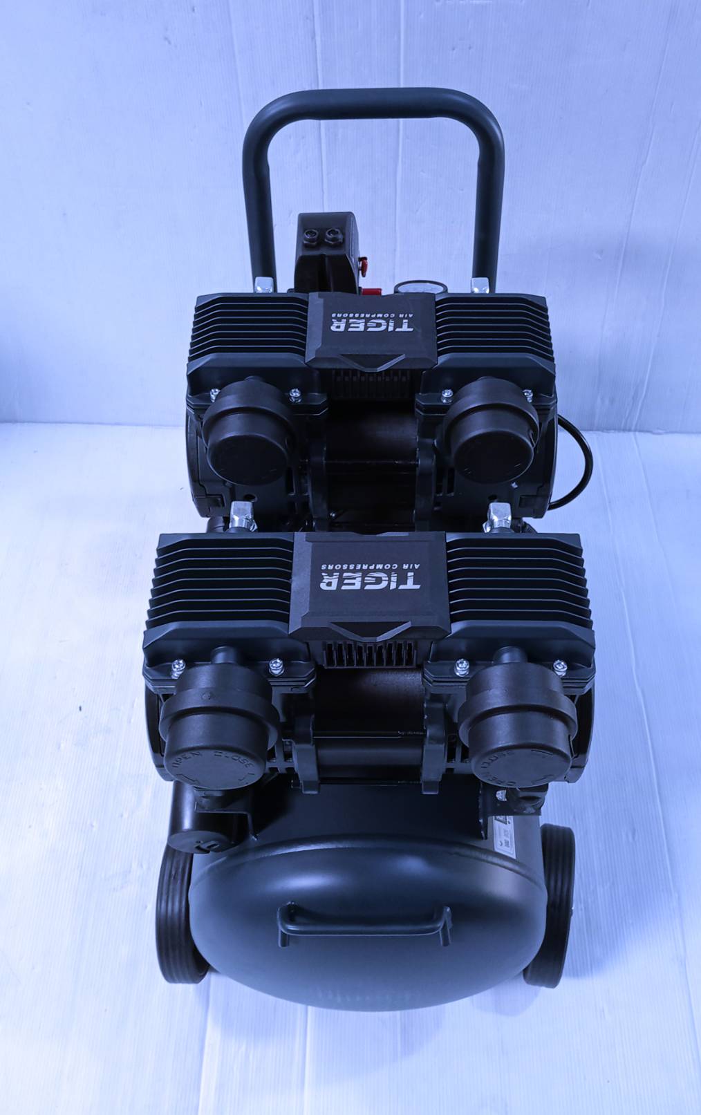ปั้มลมเสียงเงียบ TIGER 50 ลิตร รุ่น JAGUAR-50