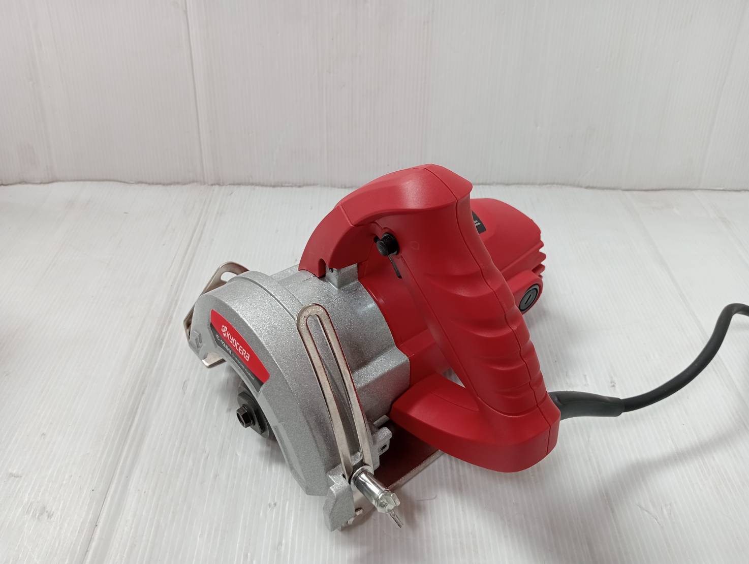 เครื่องตัดกระเบื้อง 4 นิ้ว รุ่น C1250 (1400วัตต์) KYOCERA