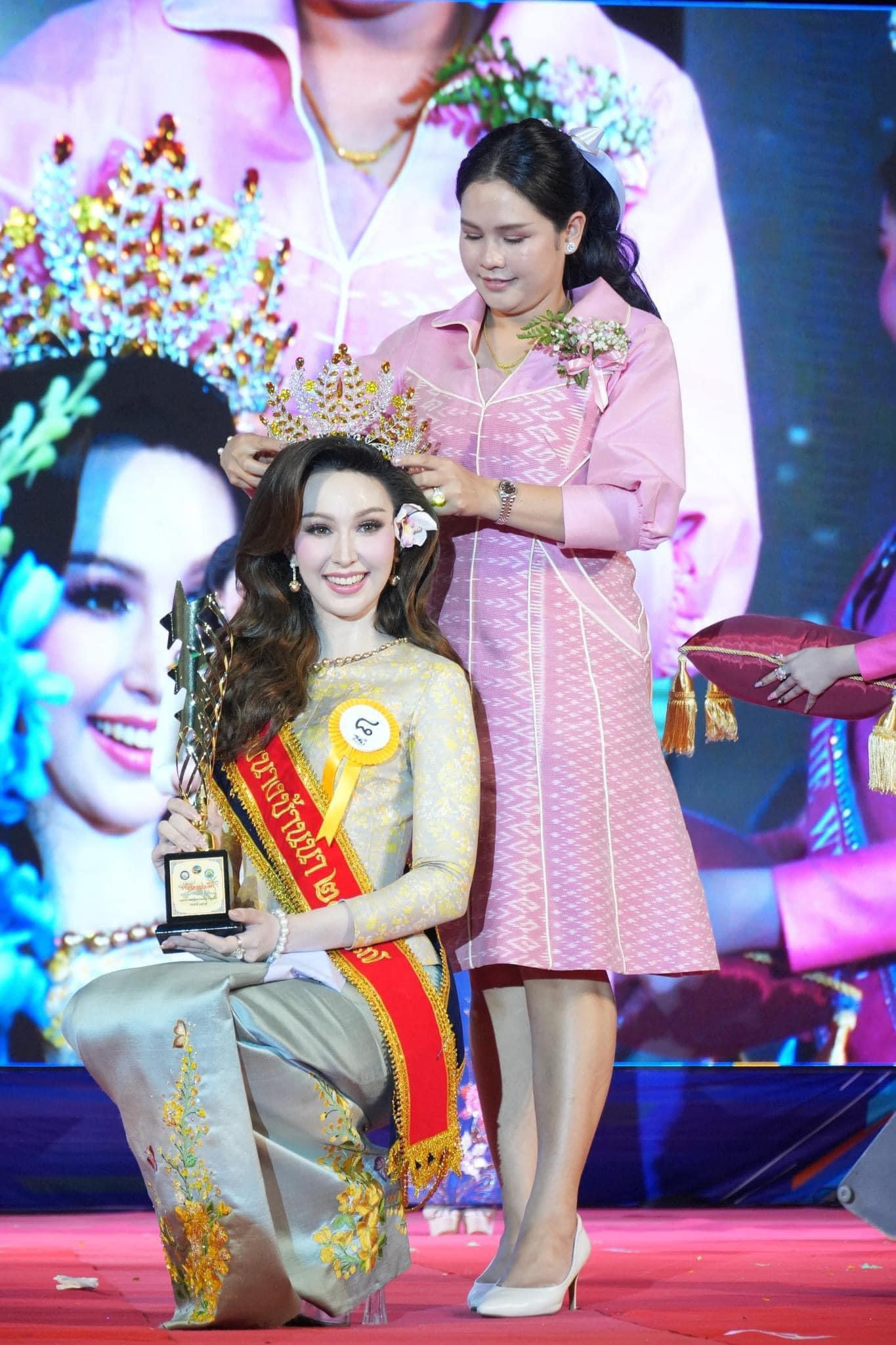 (พร้อมส่งจากไทย) มงกุฏ 132 สีเหลือง ขนาดใหญ่ไซส์นางงาม งานสวย รุ่นฐานกลม ส่งด่วน ส่งจาก จ.อุบลราชธานี