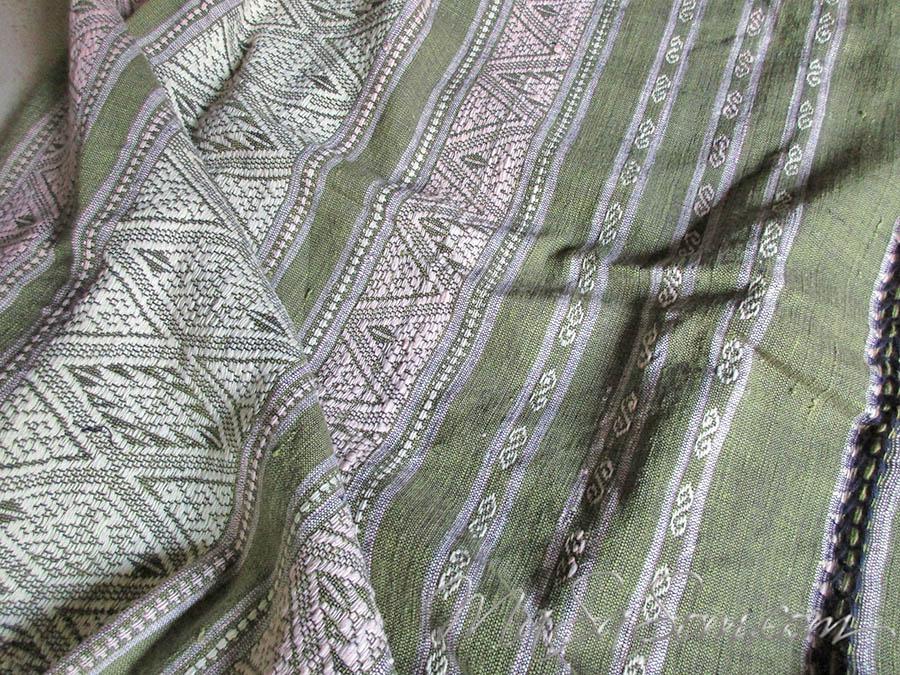 ผ้าคลุมไหล่ทอมือสีธรรมชาติ