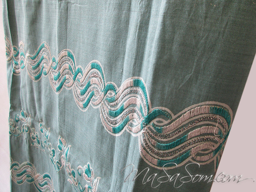 ผ้าถุงผ้าไหมปักดิ้น B3