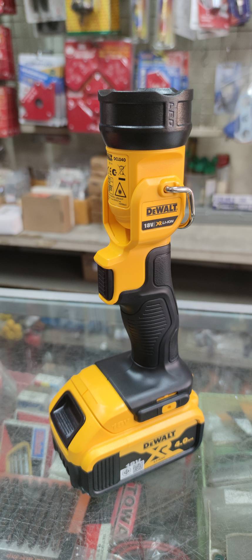 ไฟฉายLED 18-20V DCL040 DEWALT