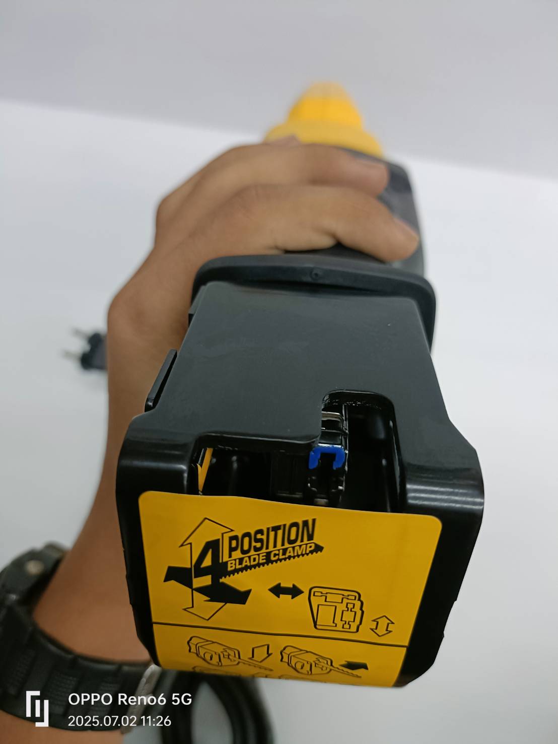 DEWALT ชุดเลื่อยชักไฟฟ้า 1000วัตต์ ใส่ใบ 4 ทิศทาง รุ่น DW304PK-KR