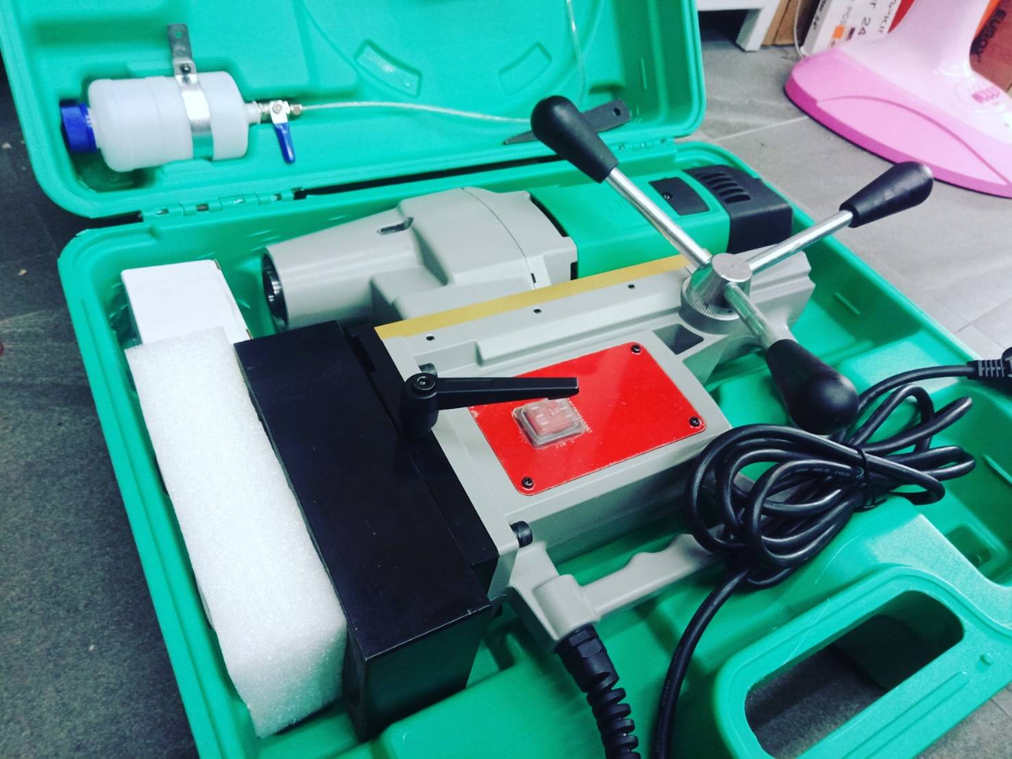 สว่านแท่นแม่เหล็ก รุ่น AJC02-23 (ปรับรอบได้) DCA