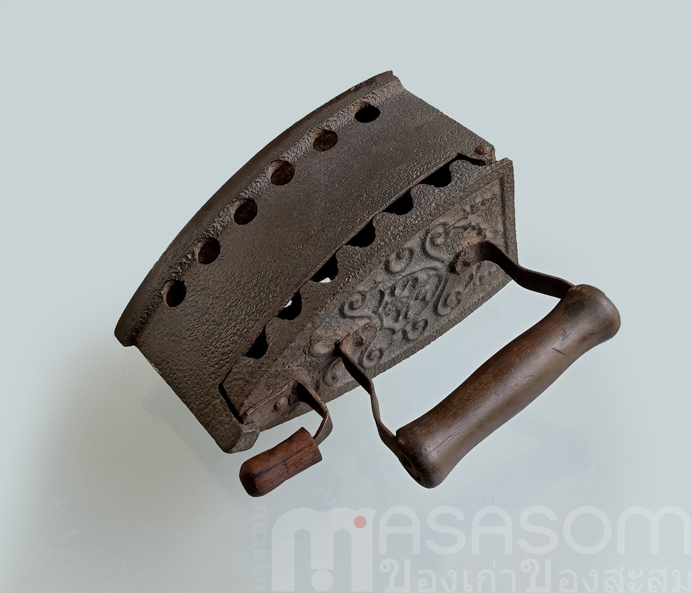 เตารีดเหล็กหล่อเก่ายุโรป