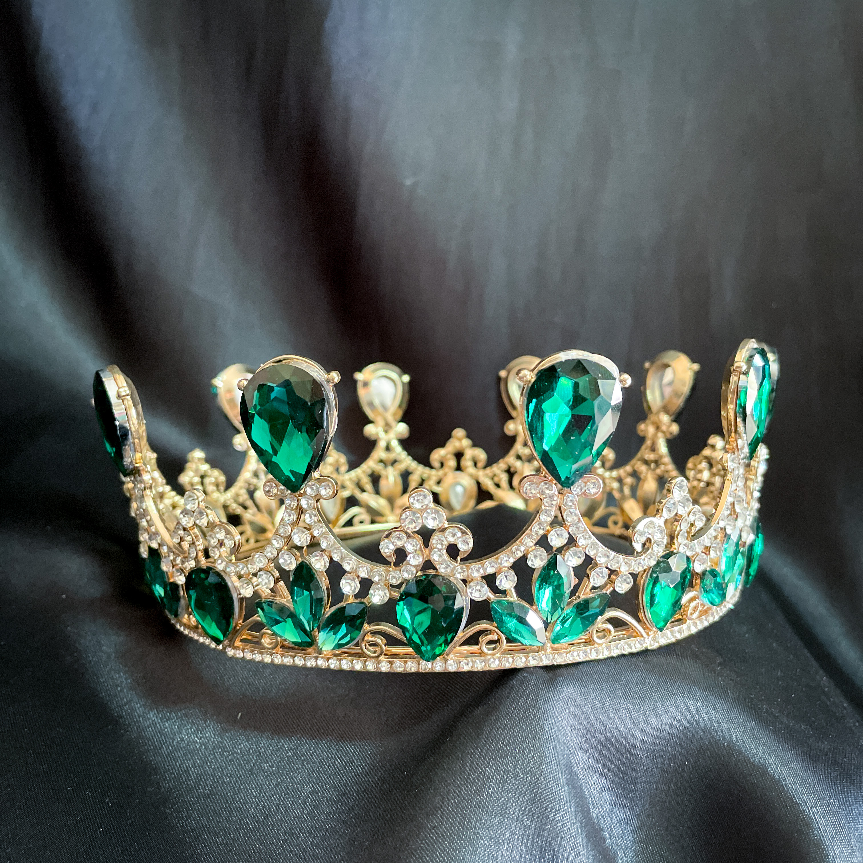 (พร้อมส่ง) มงกุฎ 039 สีเขียว มงกุฎนางงาม มงกุฎเจ้าหญิง งานสวย ปราณีต QCเพชรทุกเม็ด สินค้าพร้อมส่งจากไทย