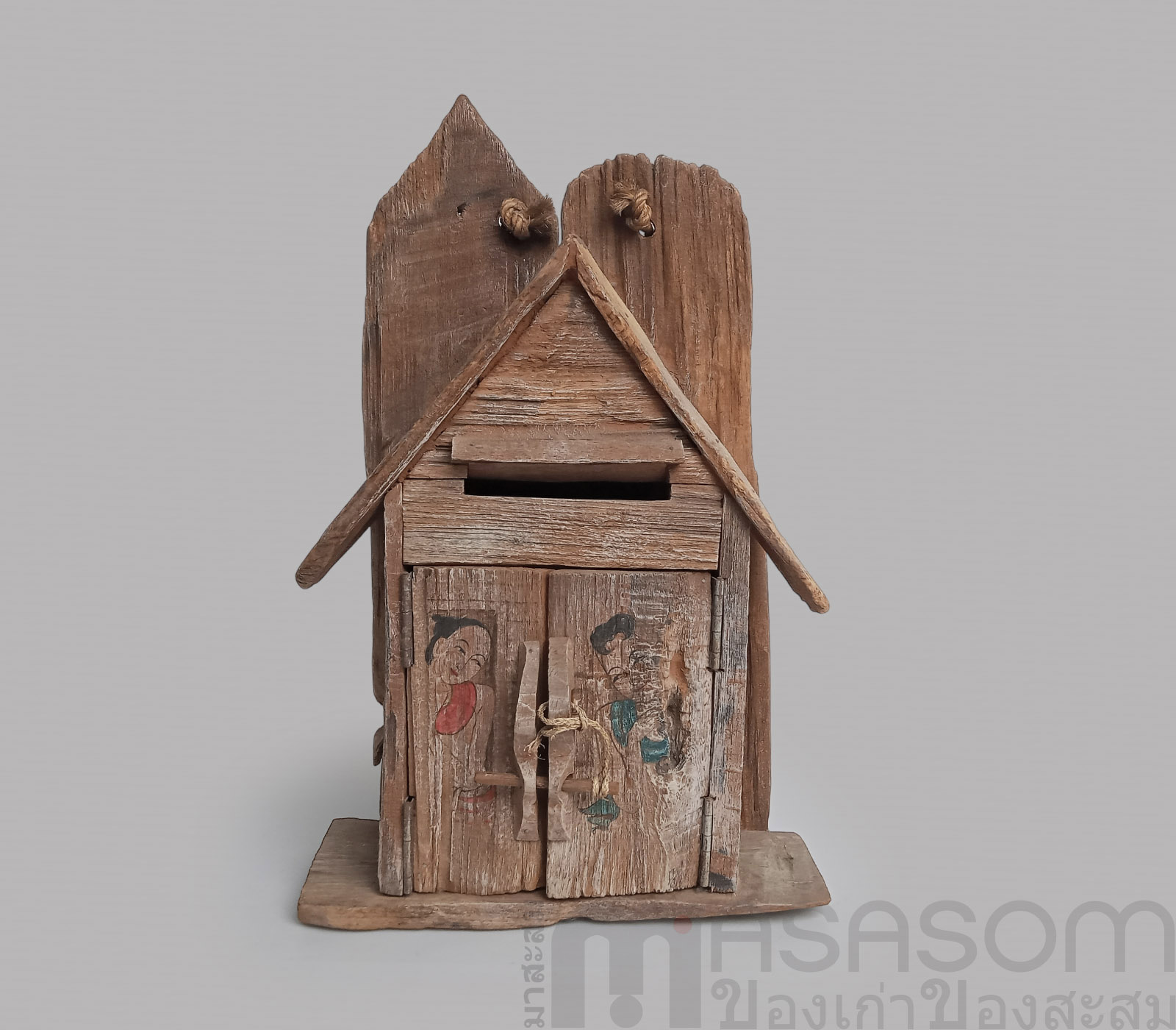 ตู้จดหมายไม้เก่า