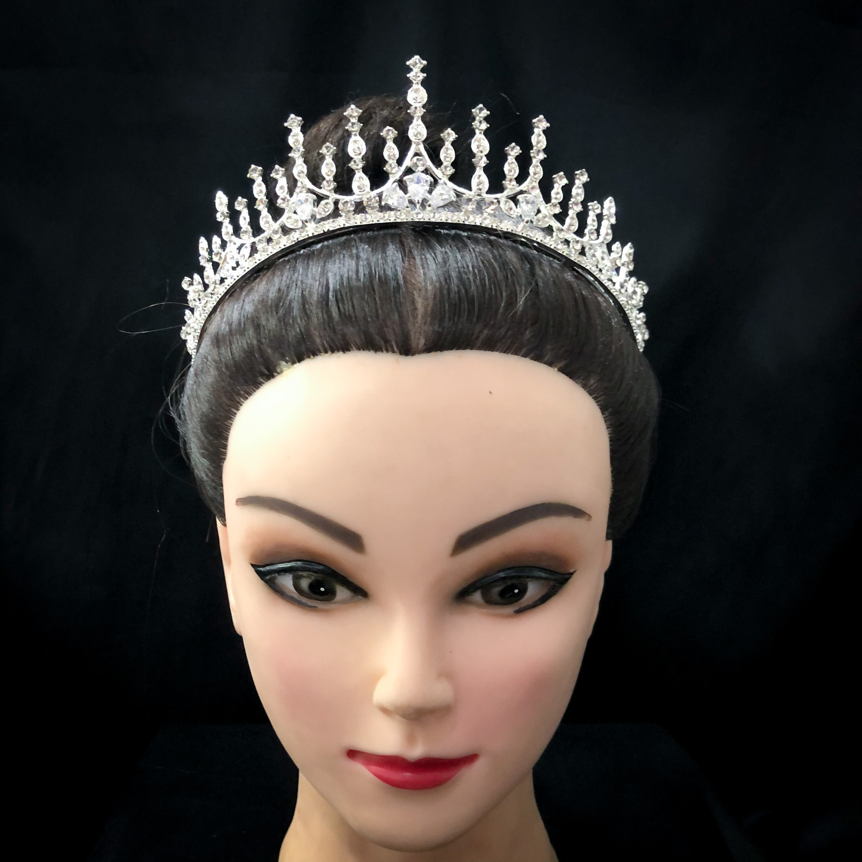 (พร้อมส่ง) เทียร่า 261 สีเงิน มงกุฎนางงาม มงกุฎประกวด เทียร่าเจ้าสาว งานสวย ปราณีต QCเพชรทุกเม็ด สินค้าพร้อมส่งจากไทย