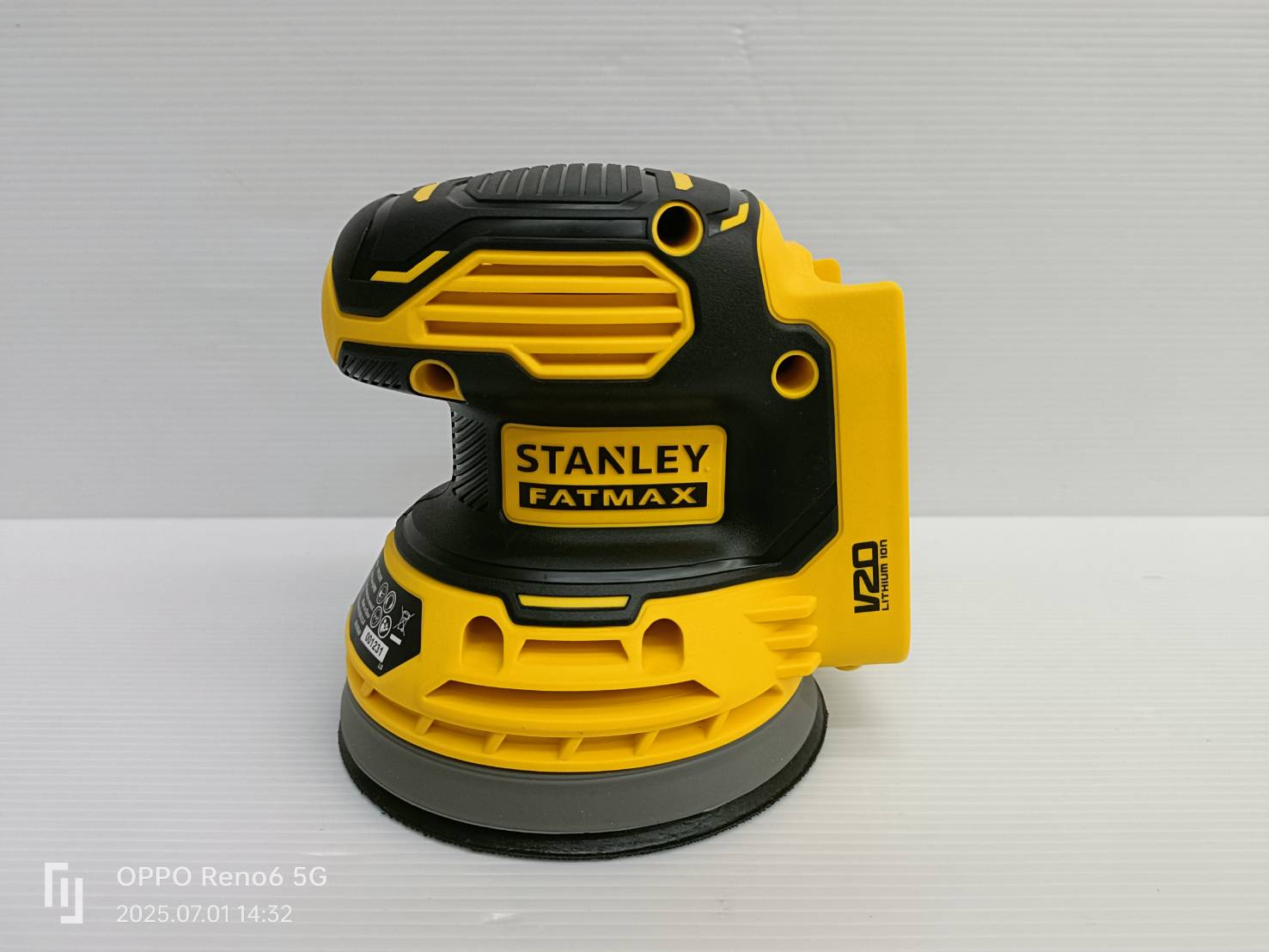 STANLEY รุ่น SCS220-B1 เครื่องขัดกระดาษทรายกลม 125มม ไร้สาย 20V เฉพาะตัวเครื่อง