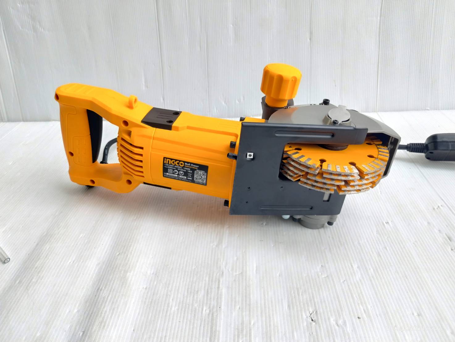 เครื่องเซาะร่องคอนกรีต5" WLC30001 INGCO