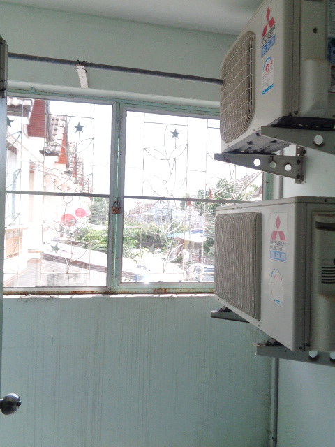 H1206 ขายคอนโดเอื้ออาทร คู้บอน27 อยู่ตึก56 ชั้น2 ห้องริมติดบันได สภาพดี พร้อมอยู่