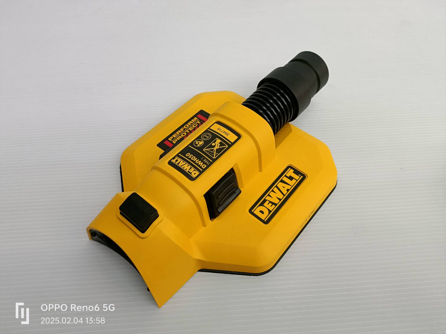 DEWALT อุปกรณ์เสริมดูดฝุ่น DWH050-XJ ใช้กับสว่านที่มีขนาด 38-52 มม.