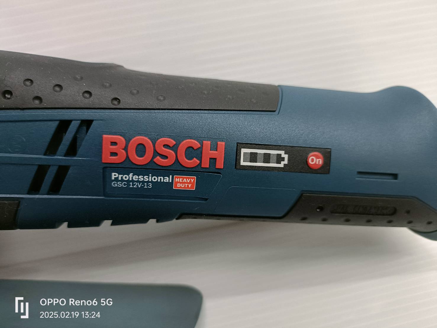 กรรไกรตัดโลหะไร้สาย GSC12V-13 BOSCH SOLO