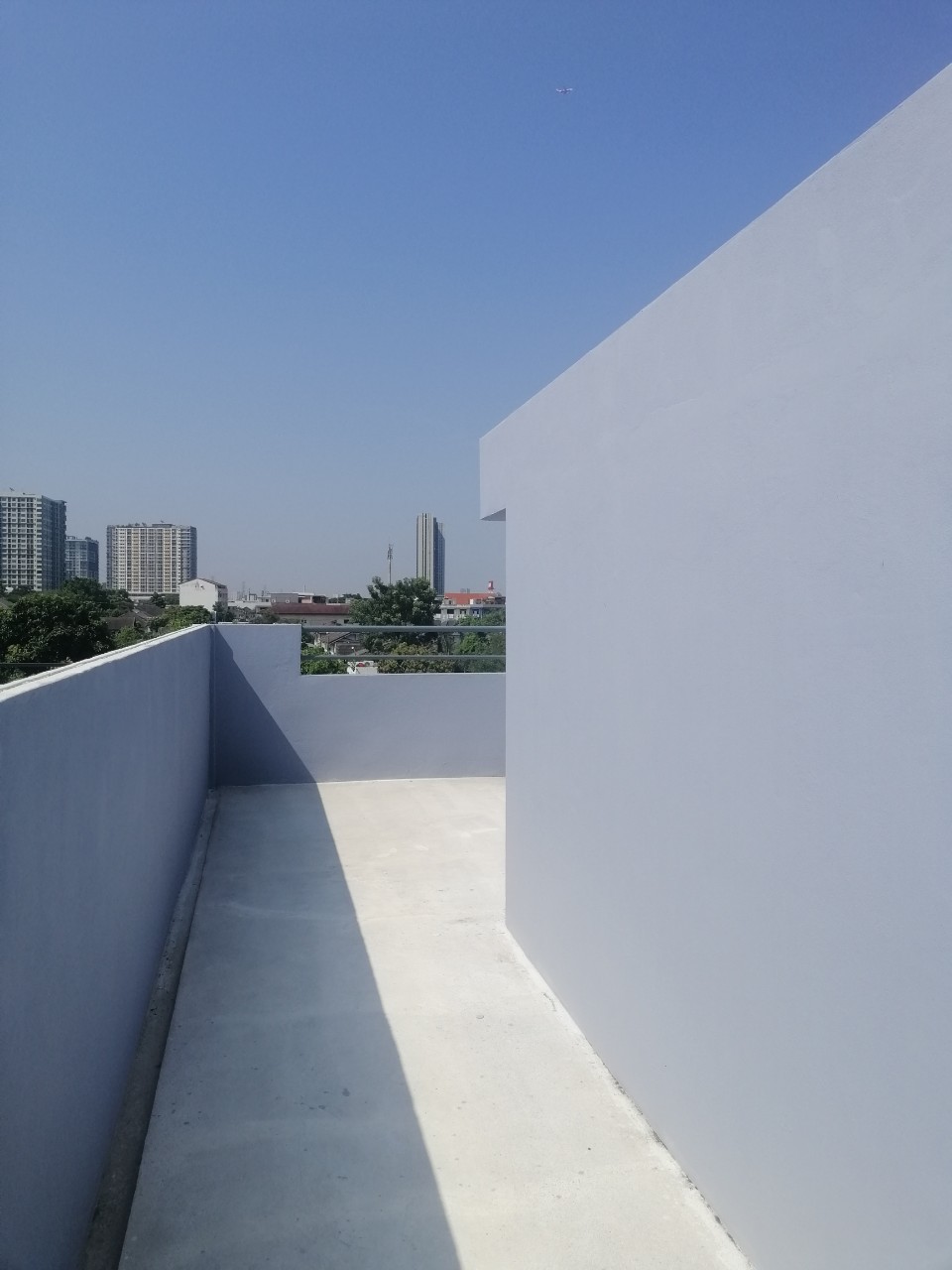 🚩H1143 ขายทาวเฮ้าส์ 3ชั้น ใกล้รถไฟฟ้าสายสีชมพู สถานีเมืองทองธานี ห่างถนนแจ้งวัฒนะเพียง1 กม. หรือเข้าออกถนนเลียบคลองประปาได้ ฟรีค่าโอน