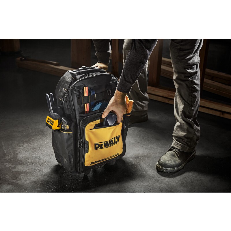 กระเป๋าสะพายบ่าและล้อลาก รุ่น DWST60101-1 DEWALT Pro Backpack