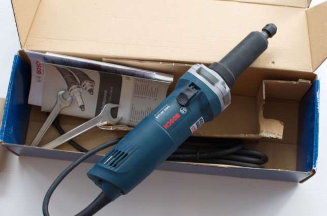 หินเจียรคอตรง GGS28LCE BOSCH