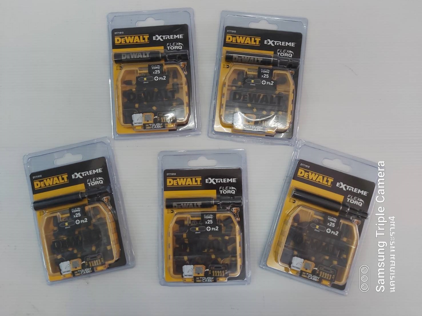 ดอกไขควงกระแทกPH2 25ชิ้น+ก้อน DT71910 DEWALT