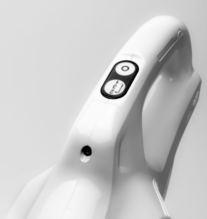 เครื่องดูดฝุ่นไร้สาย12V CL107FDZW MAKITA