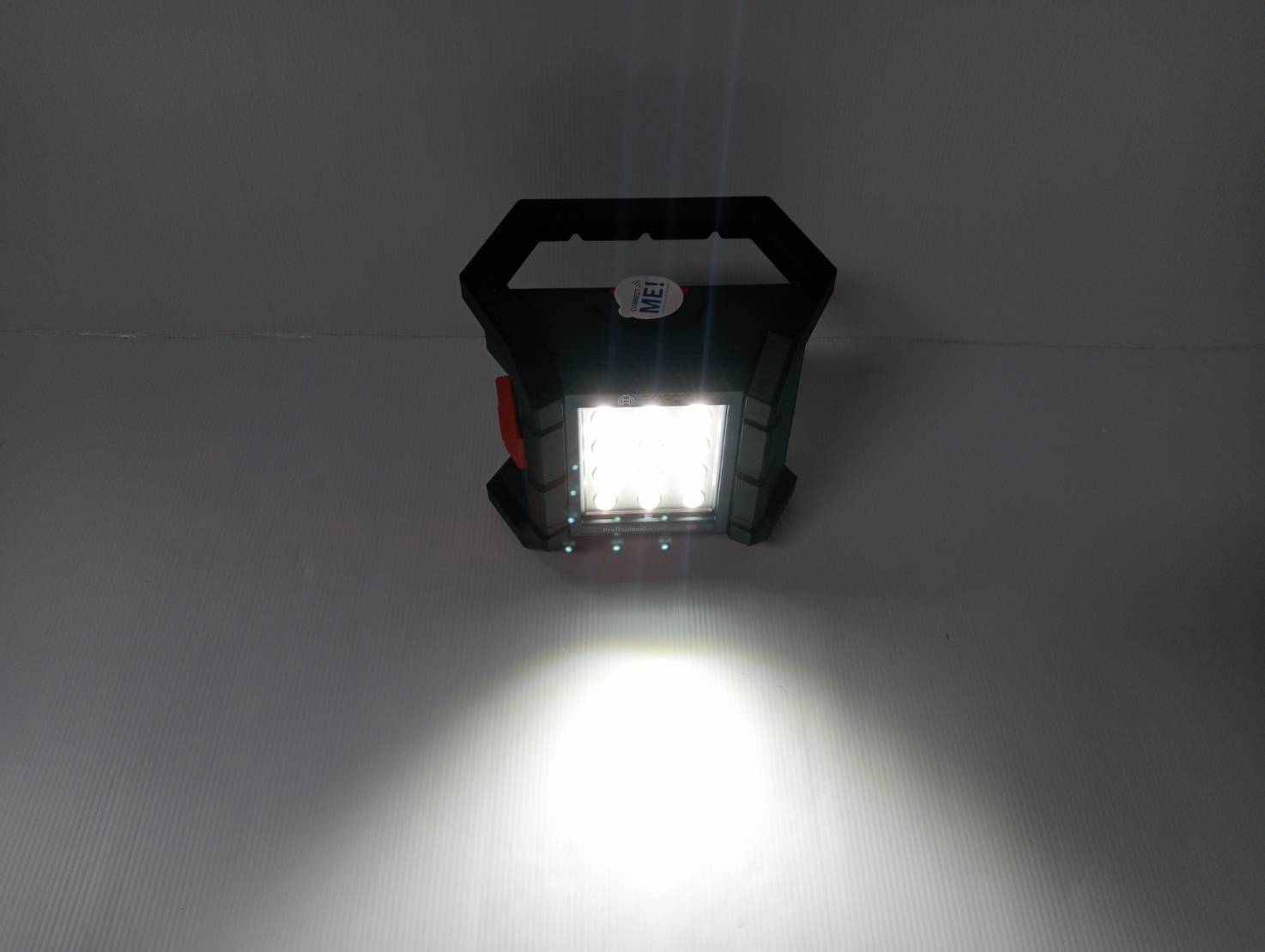 ไฟฉายไร้สาย GLI18V-1200C BOSCH Solo