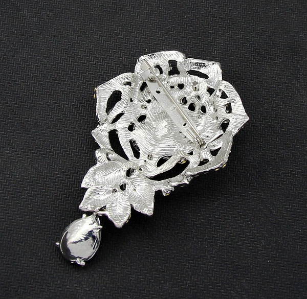 (พร้อมส่ง) เข็มกลัด 039