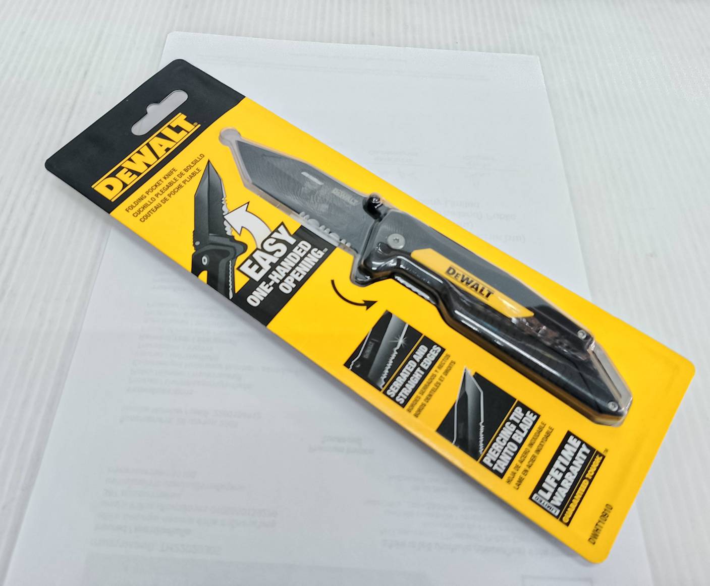 DEWALT มีดพับ easy open สีดำ รุ่น DWHT10910