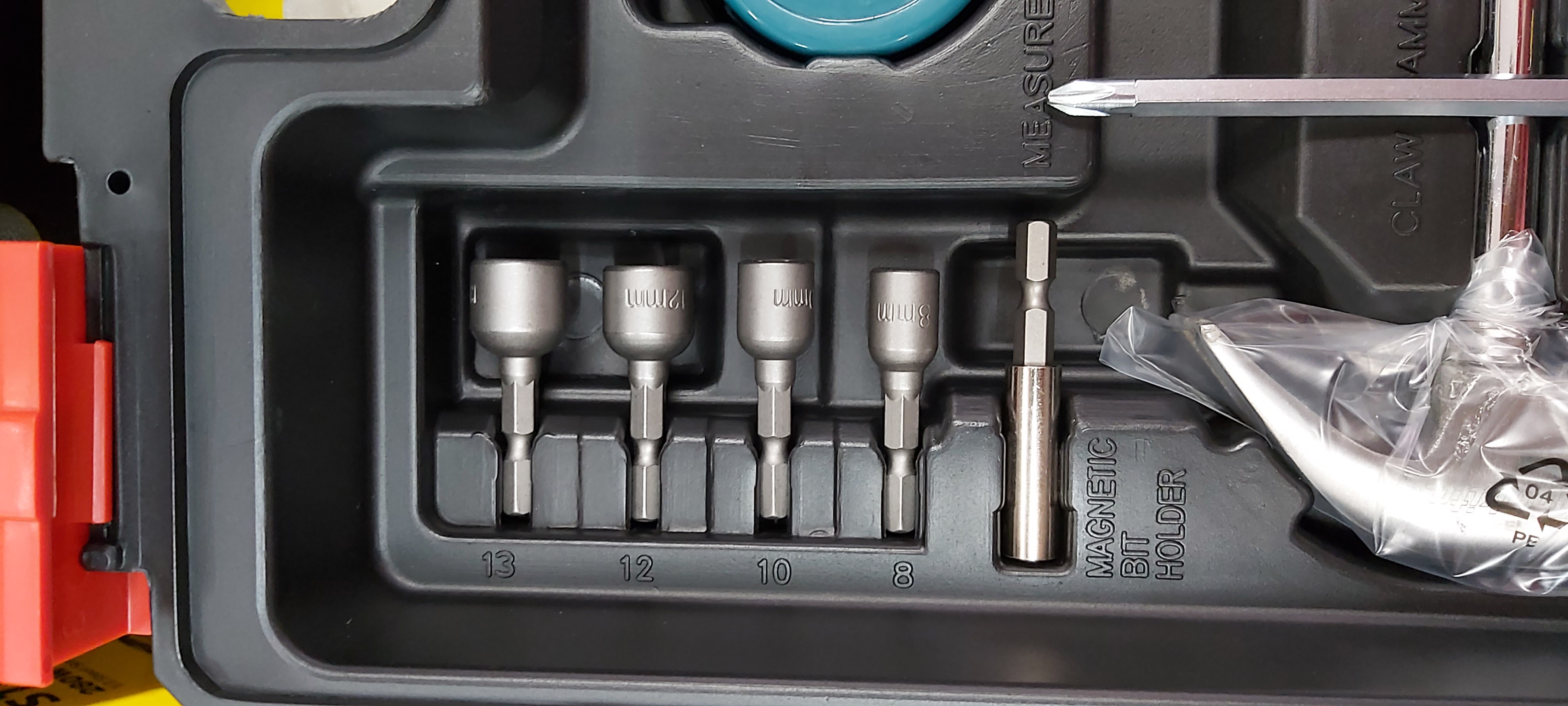 สว่านกระแทก16มิล กล่อง+อุปกรณ์ MT80BKX2 MAKTEC