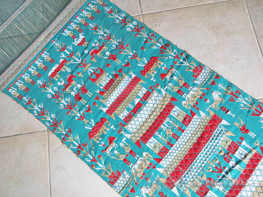 ตุงไทลื้อสีเขียวลายปราสาท