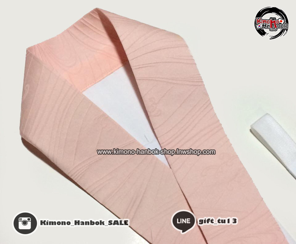 แถมคอชุดญี่ปุ่นสีชมพูอ่อนมีลาย