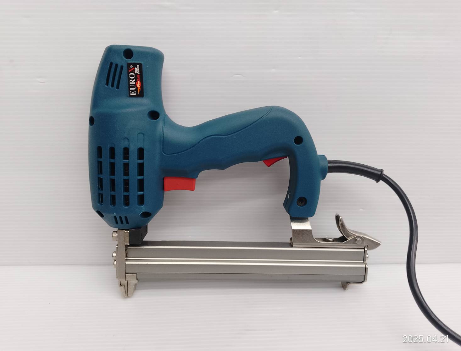 EUROX ปืนยิงแม็กไฟฟ้า ขาคู่ 1022J