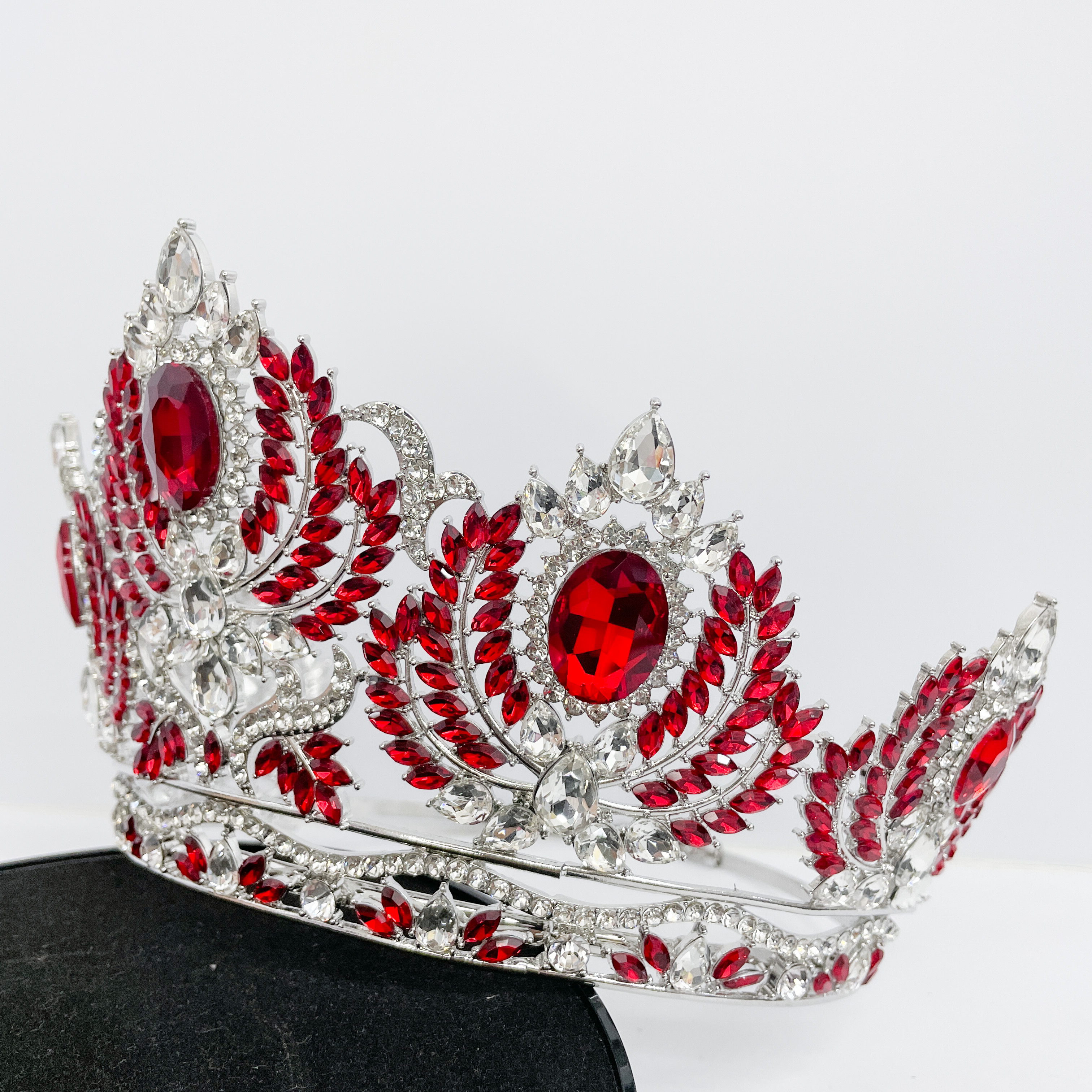 (พร้อมส่ง) มงกุฏ 089 สีแดง มงกุฎนางงาม มงกุฎเพชร มงกุฎประกวด สินค้าพร้อมส่ง ไม่ต้องรอนาน งานพรีเมี่ยม