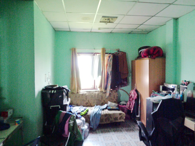 H1158 ขายด่วน ทาวนเฮ้าส์ 2 ชั้น 25 ตร.วา หมู่บ้านเสรี อ่อนนุช ซอยอ่อนนุช70/1 แยก2-2 แขวงประเวศ เขตประเวศ กรุงเทพฯ ขายถูกตามสภาพ