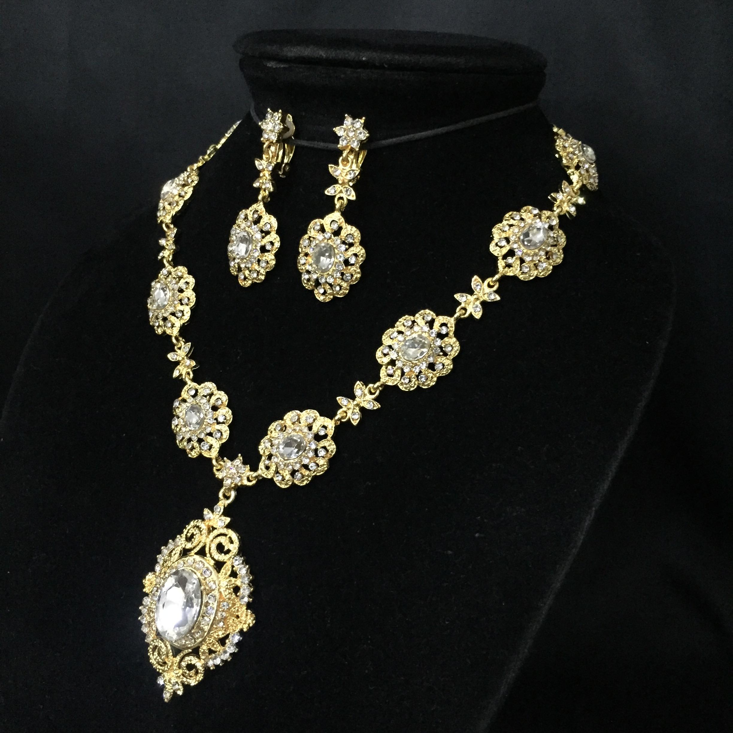 (พร้อมส่ง) เครื่องประดับไทยสร้อยคอ+ต่างหูแบบหนีบ 059 สีทอง