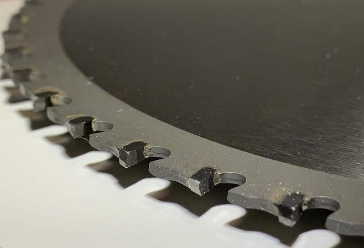 ใบเลื่อยตัดเหล็ก 7"x48T MAKITA A-83967