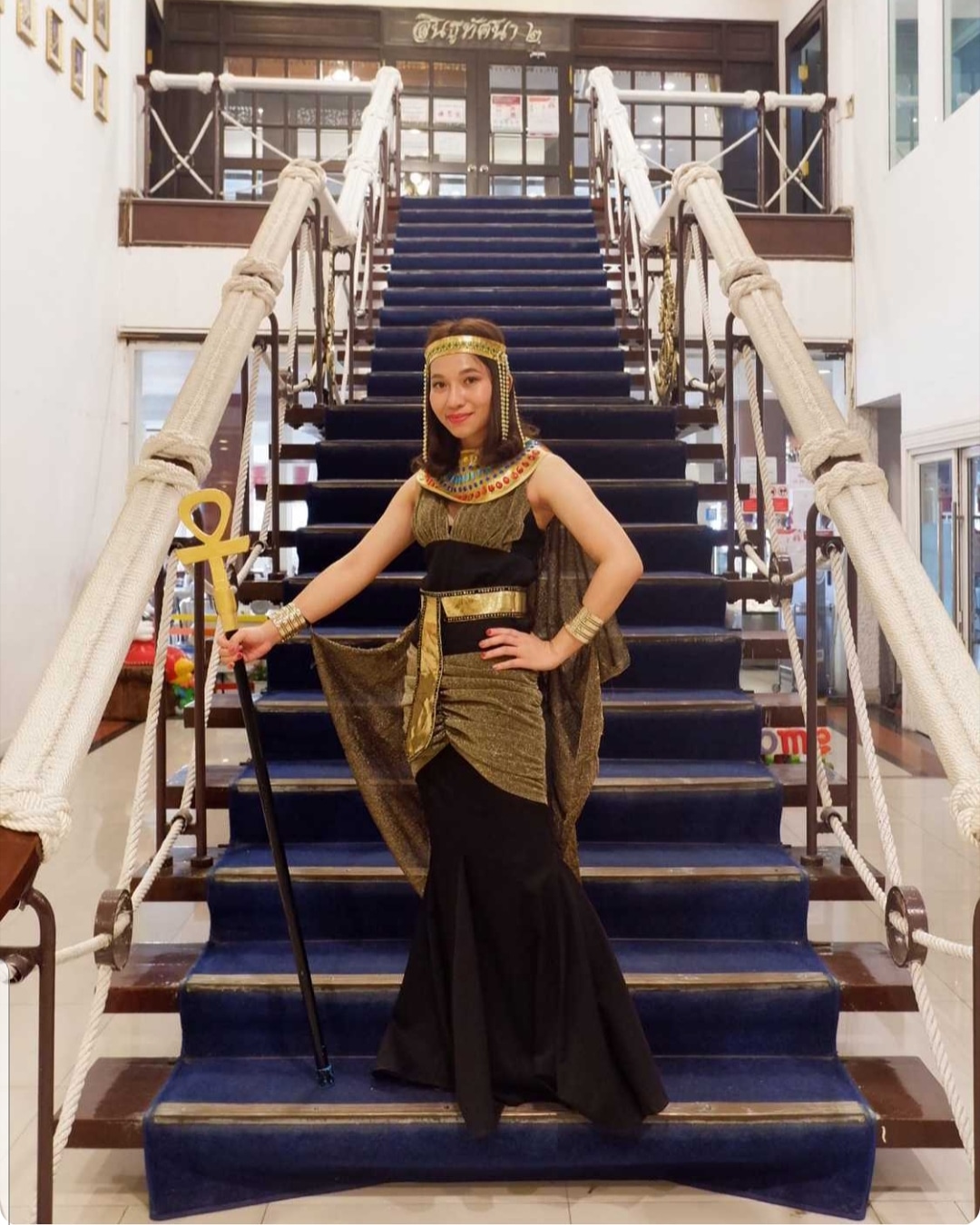 ชุดคลีโอพัตราสีทอง