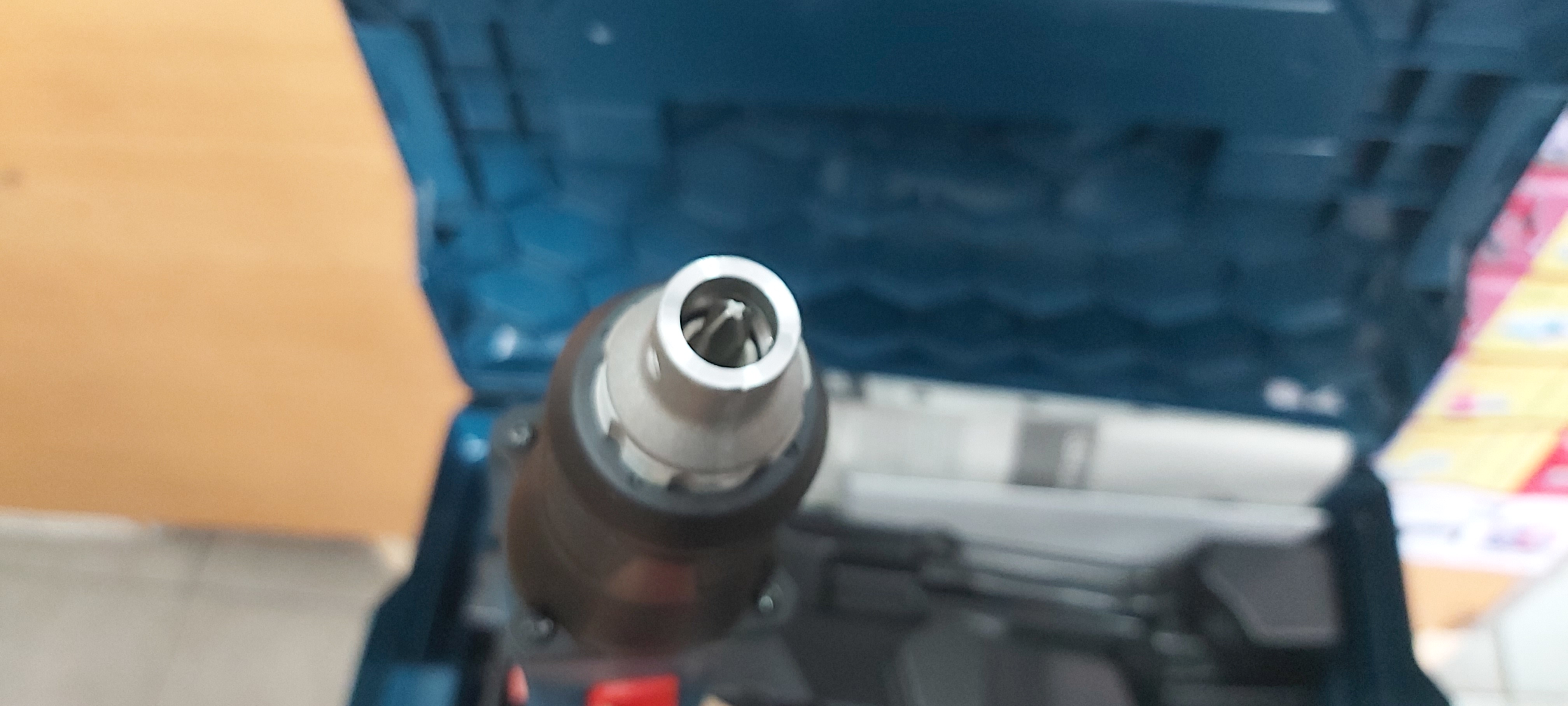 ไขควงไฟฟ้าสำหรับผนังยิปซัมไร้สาย GSR18V-EC TE BOSCH