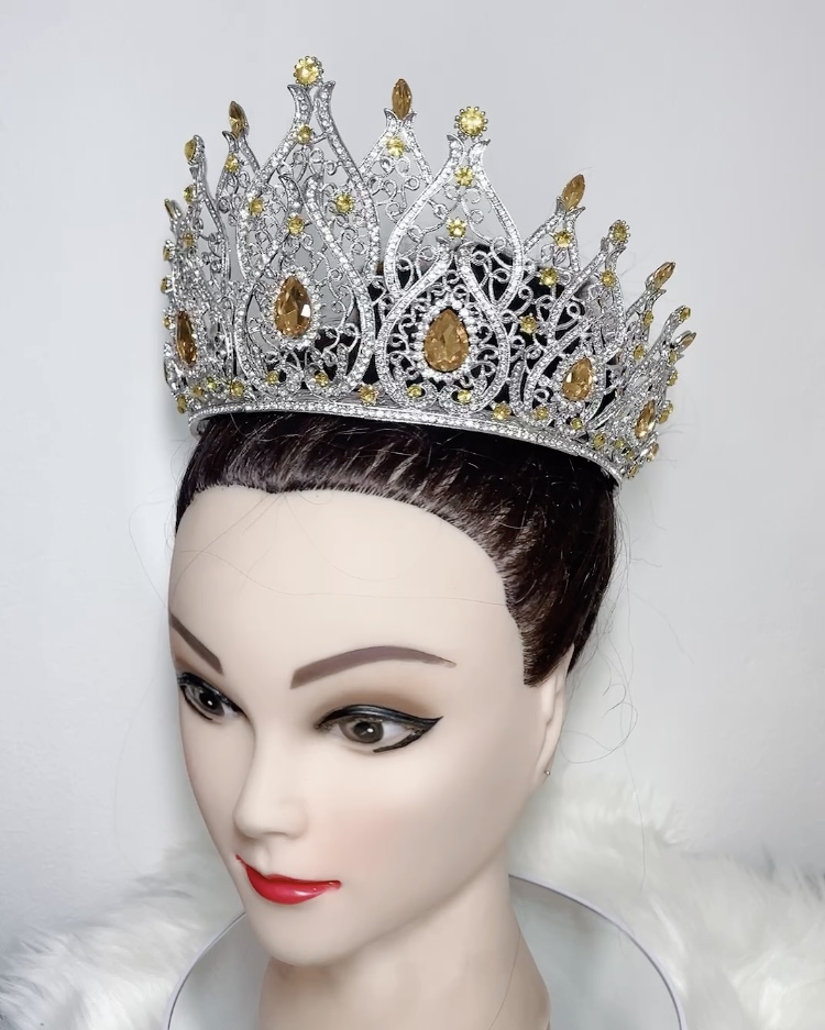 (พร้อมส่งจากไทย) มงกุฏ 115 สีเหลือง มงกุฎนางงาม มงกุฎเพชร มงกุฎประกวด สวยงามอลังการ ฐานมงวงกลมปรับได้ สินค้าพร้อมส่ง ไม่ต้องรอนาน งานพรีเมี่ยม